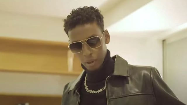 Yasin Mahamoud, connu sous son nom d’artiste Yasin, compte des millions d’écoutes sur Spotify et a figuré à plusieurs reprises dans les hit-parades suédois.