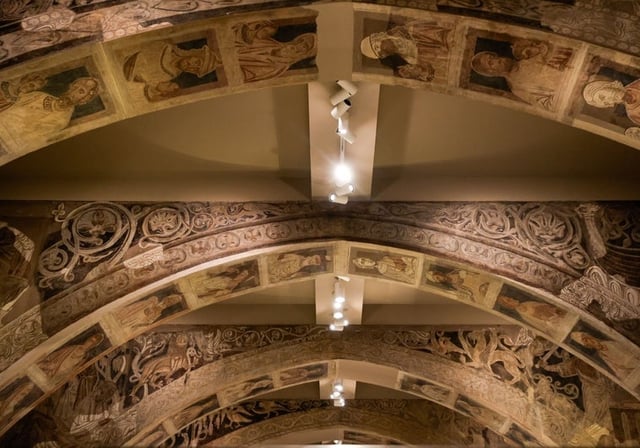 Exposición actual de las pinturas murales de Sijena en el museo catalán