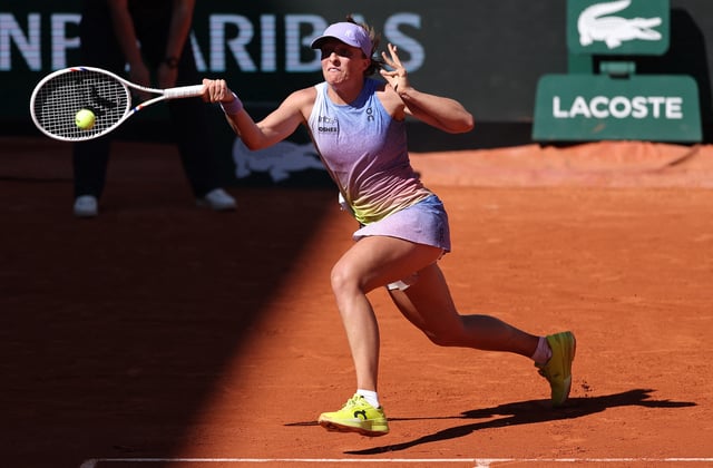 Tennis - French Open - Roland Garros, Paris, France - May 30, 2025 Poland's Iga Swiatek in action during her third round match against Romania's Jaqueline Cristian REUTERS/Gonzalo Fuentes