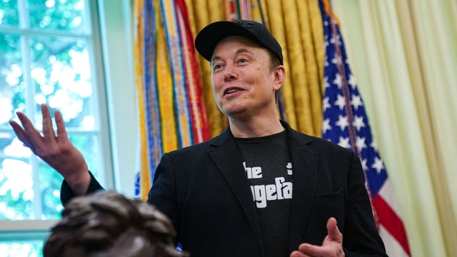 Elon Musk was spotted with a black eye on Friday