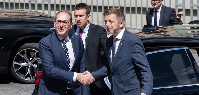 Innenminister Alexander Dobrindt mit dem tschechische Amtskollegen Vit Rakusan in Prag