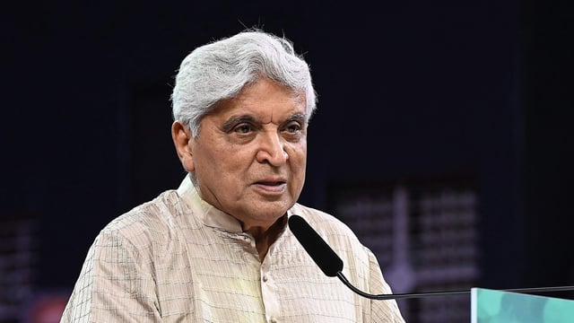 Javed Akhtar has spoken about the ties between India and Pakistan on several occasions. 