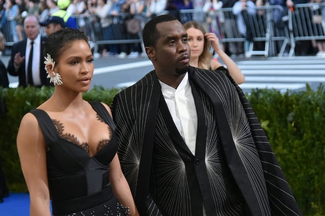 US-Präsident Donald Trump schließt mit Blick auf den Vergewaltigungsprozess gegen US-Rapper Sean "Diddy" Combs eine Begnadigung nicht aus. "Ich würde mir sicherlich die Fakten ansehen", sagte Trump am Freitag (Ortszeit) bei einer Pressekonferenz im Weißen Haus.