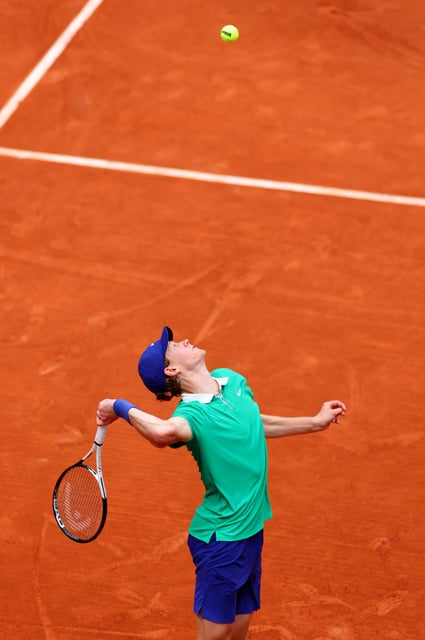Tennis - French Open - Roland Garros, Paris, France - May 31, 2025 Italy's Jannik Sinner in action during his third round match against Czech Republic's Jiri Lehecka REUTERS/Denis Balibouse