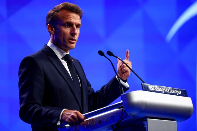 Emmanuel Macron prononce le discours d’ouverture au sommet de sécurité IISS Shangri-La Dialogue à Singapour, le 30 mai 2025.