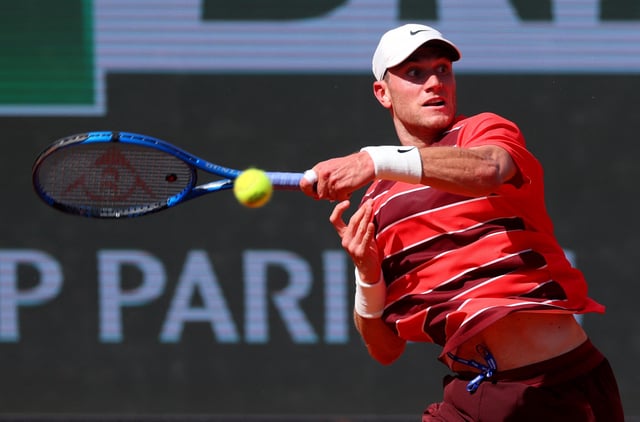 Tennis - French Open - Roland Garros, Paris, France - May 31, 2025 Britain's Jack Draper in action during his third round match against Brazil's Joao Fonseca REUTERS/Denis Balibouse