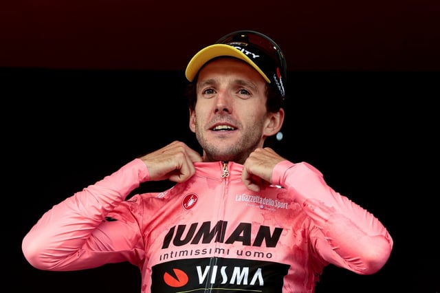 Simon Yates, nouveau leader du Giro à la veille de l'arrivée, le 31 mai 2025 à Sestrières