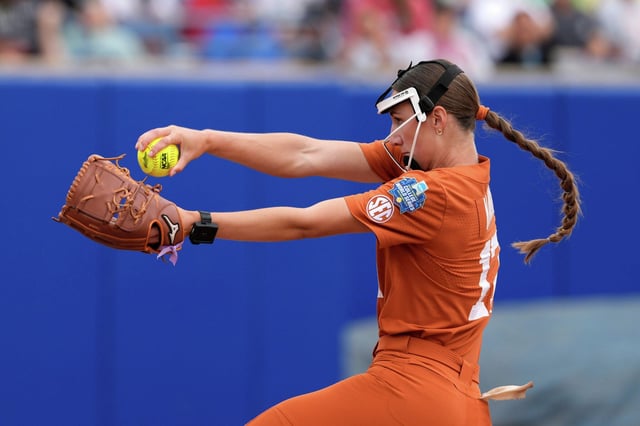 Texas pitcher Teagan Kavan, who shut out Florida on Thursday, followed with a win over Oklahoma on Saturday at Women&#39;s College World Series.