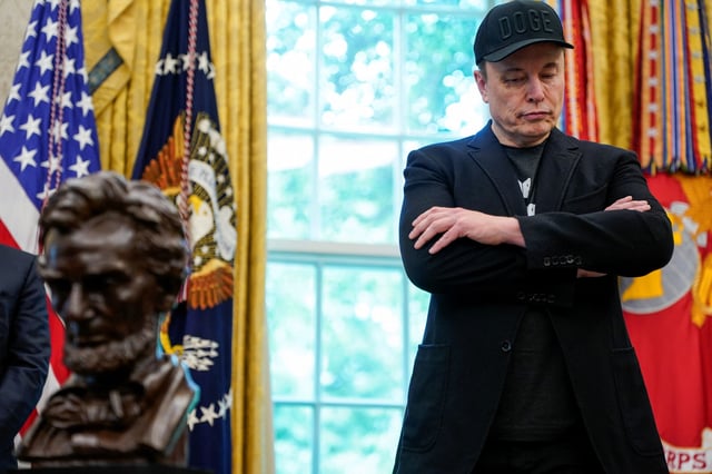 Elon Musk dans le Bureau ovale lors d’une conférence de presse avec Donald Trump, à la Maison Blanche à Washington, D.C., États-Unis, le 30 mai 2025.