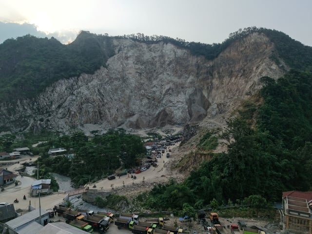 Drone view of search and rescue operations in the aftermath of rock collapse at a quarry in Cirebon, West Java Province, Indonesia May 30, 2025 in this picture obtained from social media. Andrea Ramadhan via Instagram/via REUTERS