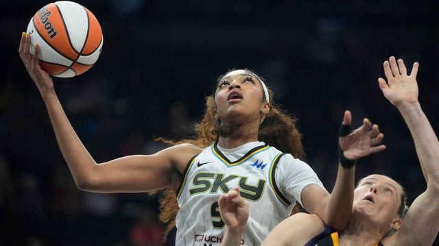Chicago Sky forward Angel Reese (5). Michael Chow/The Republic / USA TODAY NETWORK via Imagn Images