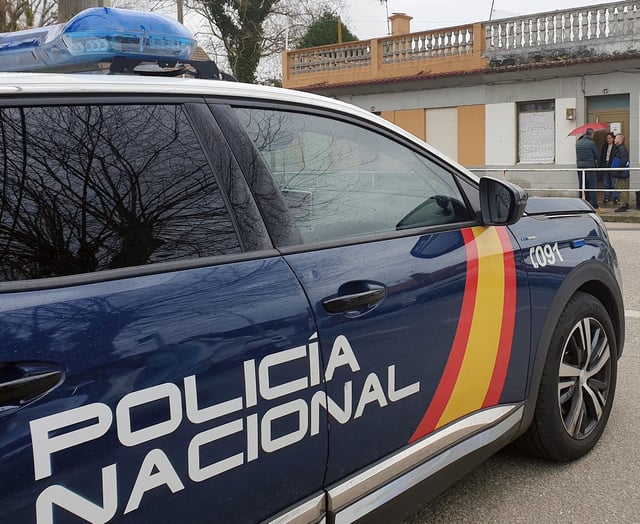 Un coche de la comisaría de Vigo de la Policía Nacional en una imagen de archivo.