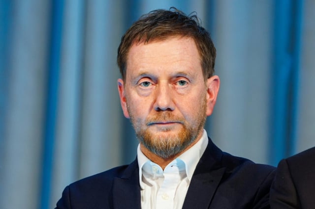 Sachsens Ministerpräsident Michael Kretschmer (CDU) hat eine Anpassung von Deutschlands Klimazielen gefordert. Es reiche, wenn Deutschland im Jahr 2050 klimanneutral wirtschafte.