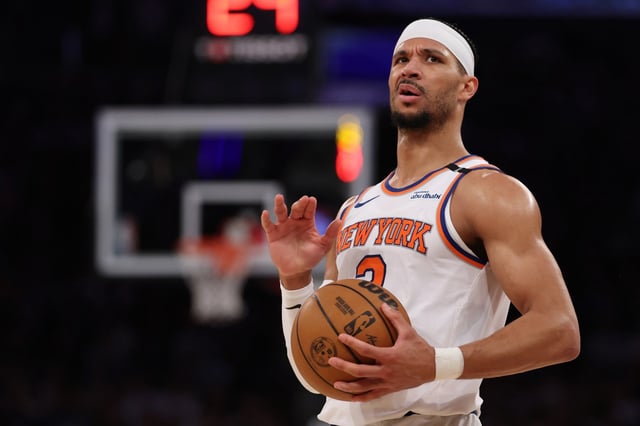 NEW YORK, NEW YORK - MAY 29: Josh Hart #3 of the New York Knicks reacts against the Indiana Pacers during the third quarter in Game Five of the Eastern Conference Finals of the 2025 NBA Playoffs at Madison Square Garden on May 29, 2025 in New York City. NOTE TO USER: User expressly acknowledges and agrees that, by downloading and or using this photograph, User is consenting to the terms and conditions of the Getty Images License Agreement. (Photo by Al Bello/Getty Images)
