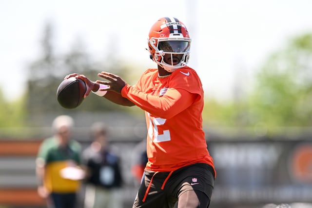 Shedeur Sanders #12 of the Cleveland Browns throws a pass during rookie minicamp at CrossCountry Mortgage Campus on May 10, 2025 in Berea, Ohio.