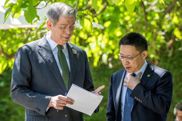 U.S. Secretary of the Treasury Scott Bessent speaks with with Liao Min, Deputy Minister of Finance of China, during a bilateral meeting between the U.S. and China, in Geneva, Switzerland, May 11, 2025. KEYSTONE/EDA/Martial Trezzini/Handout via REUTERS/File Photo