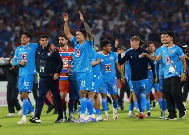 Soccer Football - CONCACAF Champions Cup - Final - Cruz Azul v Vancouver Whitecaps - Estadio Olimpico Mexico 1968, Mexico City, Mexico - June 1, 2025 Cruz Azul's Gabriel Fernandez with teammates celebrates after winning the CONCACAF Champions Cup REUTERS/Henry Romero