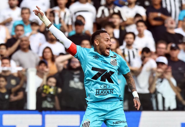 Soccer Football - Brasileiro Championship - Santos v Botafogo - Estadio Urbano Caldeira, Santos, Brazil - June 1, 2025 Santos' Neymar reacts. REUTERS/Thiago Bernardes