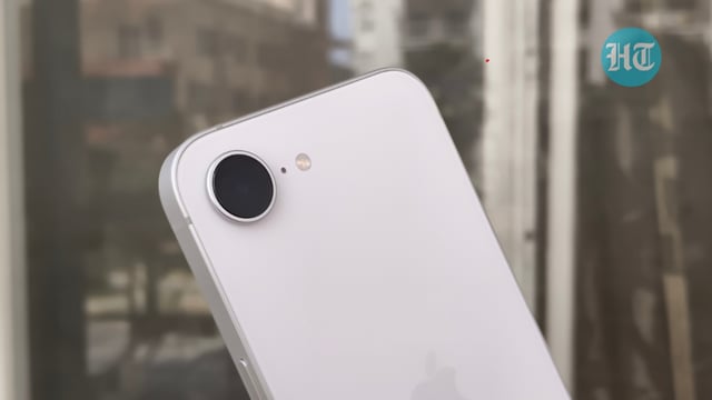 iPhone 16e feature a 48MP single rear camera.