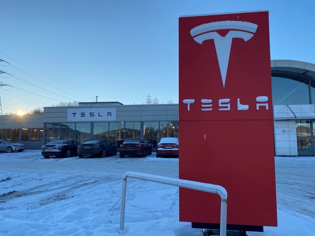 A general view of a Tesla store in Porsgrunn, Norway, December 24, 2021. REUTERS/Victoria Klesty/File Photo