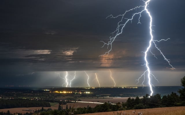 Des orages d’une particulière violence ont touché le Centre-Est de la France, ici la ville de Chalon-sur-Saône en Saône-et-Loire.