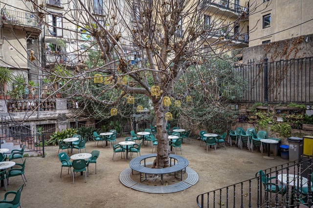 La terraza del bar del Antic Teatre.