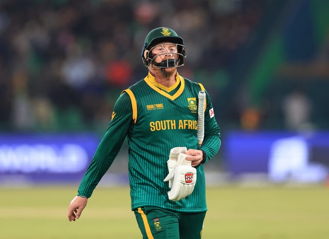 Cricket - ICC Men's Champions Trophy - Semi Final - South Africa v New Zealand - Gaddafi Stadium, Lahore, Pakistan - March 5, 2025 South Africa's Heinrich Klaasen walks back to the pavilion after losing his wicket, caught out by New Zealand's Matt Henry off the bowling of Mitchell Santner REUTERS/Akhtar Soomro/File Photo