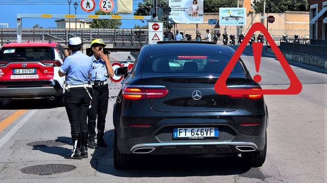 Wer in Italien noch mit Winterreifen fährt, könnte unter bestimmten Voraussetzungen bald ein Bußgeld kassieren