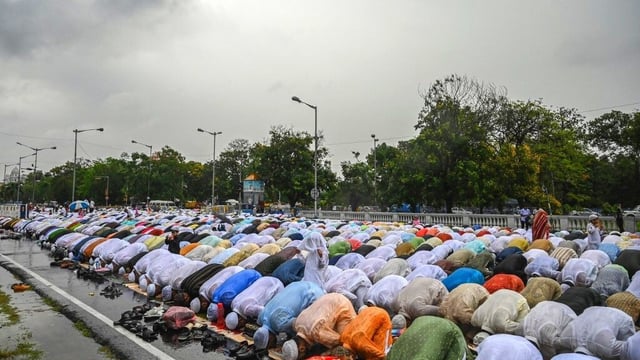 How Eid prayers at Kolkata's Red Road saw a flip-flop-flip