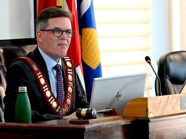 Brockville Mayor Matt Wren listens to discussion at the city's regular council meeting of May 27, 2025.