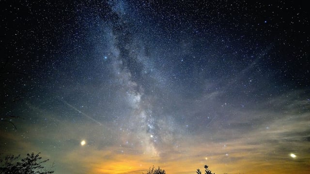 Mercury, Venus, Mars, and Saturn shine brilliantly in the June sky during dusk and dawn hours