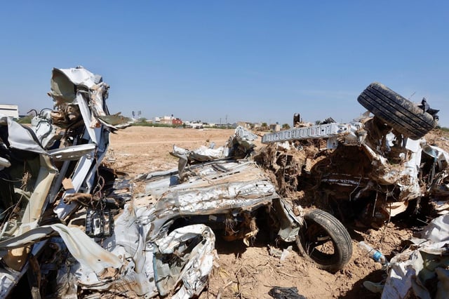 Coches destrozados en el barranco del poyo