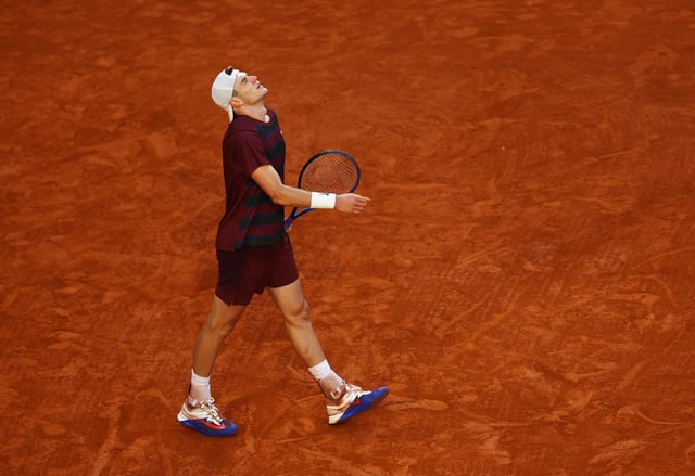 Tennis - French Open - Roland Garros, Paris, France - June 2, 2025 Britain's Jack Draper reacts during his fourth round match against Kazakhstan's Alexander Bublik REUTERS/Lisi Niesner