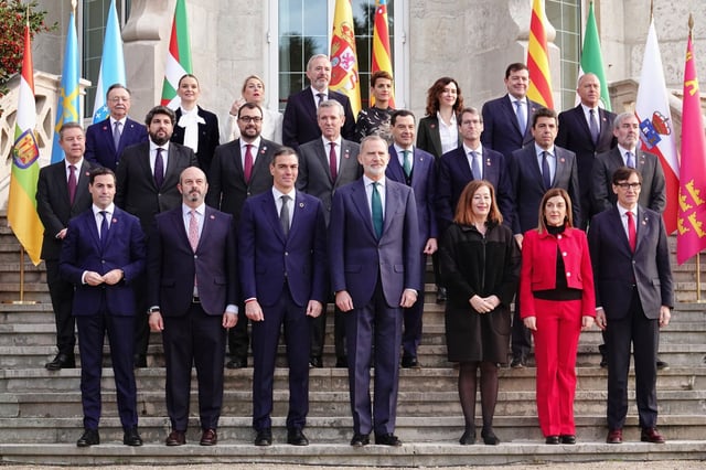 Foto de familia de la XVII Conferencia de Presidentes, presidida por el rey Felipe VI, que se celebró en Santander el pasado mes de diciembre.