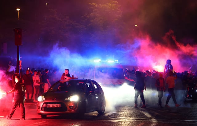 Après la nuit de violences en marge de la victoire du PSG en Ligue des champions, les premiers émeutiers jugés ont échappé à la prison.