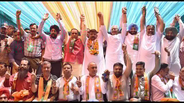 Bharatiya Janata Party (BJP) candidate Jiwan Gupta filed his nomination papers on Monday for the Ludhiana West bypoll scheduled for June 19. He was accompanied by state BJP chief Sunil Jakhar, Union minister of state for railways and food processing industries Ravneet Singh Bittu, and senior BJP leaders Vijay Rupani, and Rajneesh Dhiman. (Gurpreet Singh/HT)