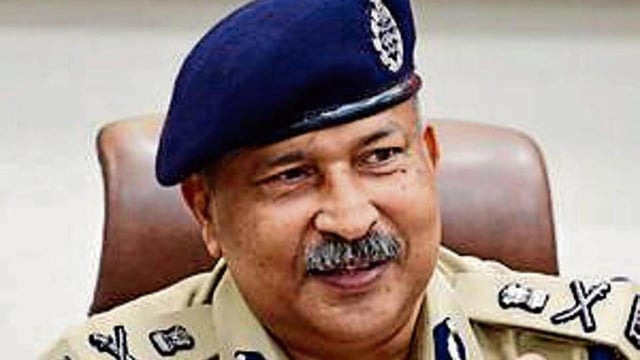 Newly appointed Uttar Pradesh director general of police Rajeev Krishna addressing a press conference in Lucknow on Monday. (Deepak Gupta/HT Photo)