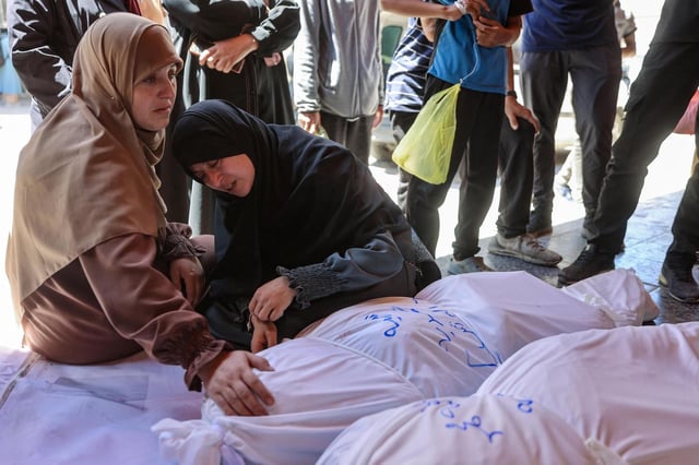 Escenas de dolor por sus muertos en Gaza.
