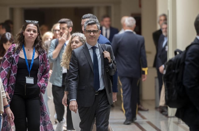 El ministro de la Presidencia, Justicia y Relaciones con las Cortes, Félix Bolaños, a su llegada a una sesión de control al Gobierno en el Senado.
