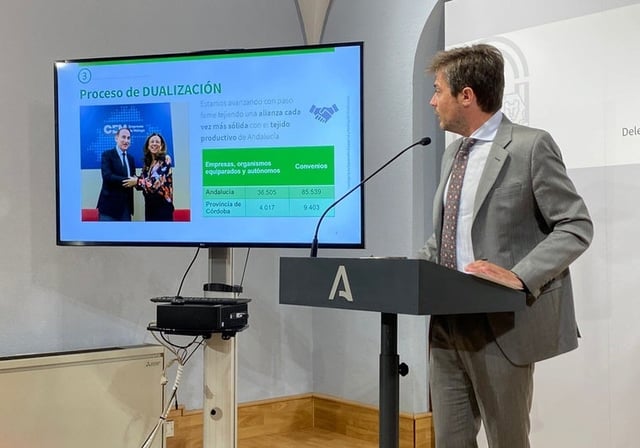 El delegado territorial de Desarrollo Educativo Diego Copé en la presentación de la oferta de FP