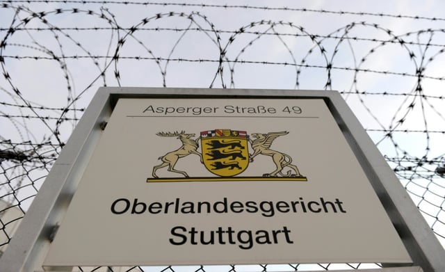 Das Oberlandesgericht Stuttgart hat einen 33-Jährigen wegen Verbrechen gegen die Menschlichkeit und Kriegsverbrechen im syrischen Bürgerkrieg zu lebenslanger Haft verurteilt.