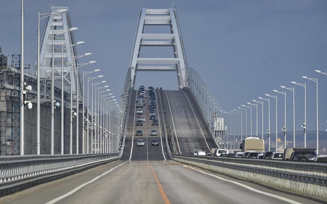 Ucrania asegura haber dañado los cimientos del puente de Crimea en una "operación especial"