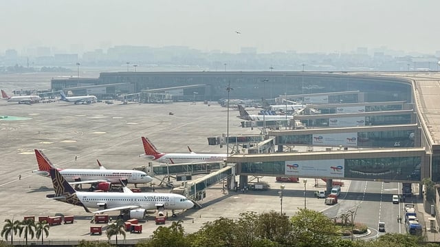 planes airindia indigo mumbai airport