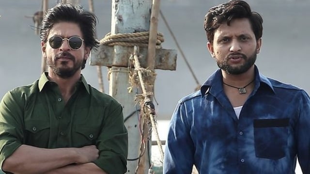 Shah Rukh Khan and Zeeshan Ayyub in a still from Raees in 2017. 