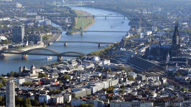 Blick auf Köln: Drei Rheinbrücken sind von der Entschärfung betroffen