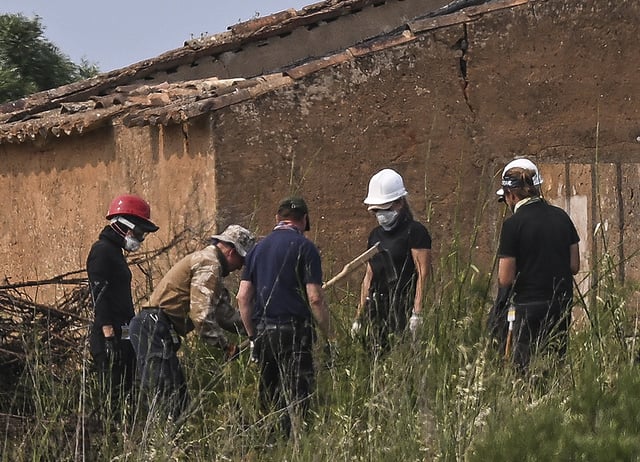 Des enquêteurs allemands enquêtent sur la disparition de Madeleine (ou Maddie) McCann à Atalaia, Lagos en Algarve le 3 juin 2025.