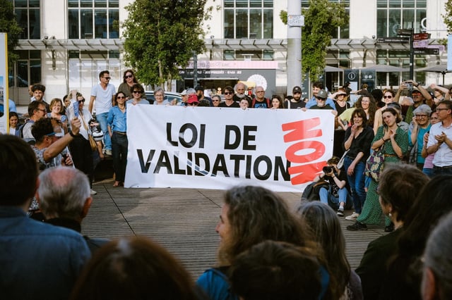 Rassemblement d’opposants à la reprise des travaux de l’autoroute A69 Toulouse-Castres après la décision du tribunal administratif qui a suspendu l’arrêt des travaux décidé trois mois plus tôt à Toulouse, le 28 mai 2025.
