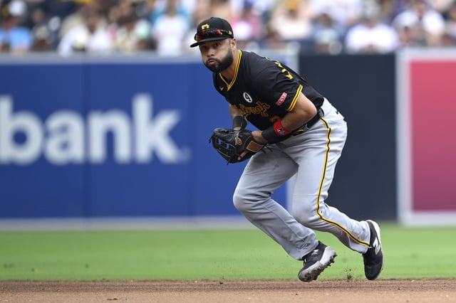 SAN DIEGO, CALIFORNIA - JUNE 01: Isiah Kiner-Falefa #7 of the Pittsburgh Pirates fields a ground ball during the fourth inning against the San Diego Padres at Petco Park on June 01, 2025 in San Diego, California.