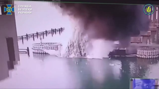 Imagen de un video made facilitado por el Servicio de Seguridad de UCrania (SBU) que muestra la explosión del puente de Crimea.