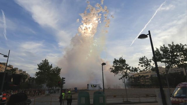 Seis fallas de Benicalap unen sus fuerzas para quemar más de trescientos kilos de explosivos en una espectacular jornada festiva